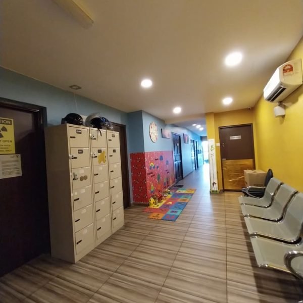WAITING AREA XRAY ROOM